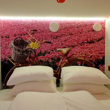 מלון De Bedstee Boutique Capsules (adults Only) אמסטרדם